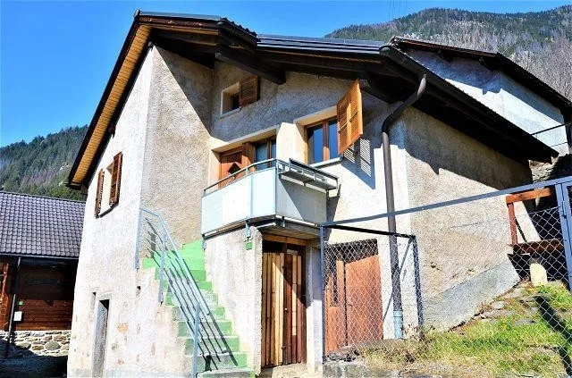 3-Zimmer-Dorfhaus an sehr ruhiger, sonniger Aussichtslage / Casa di...