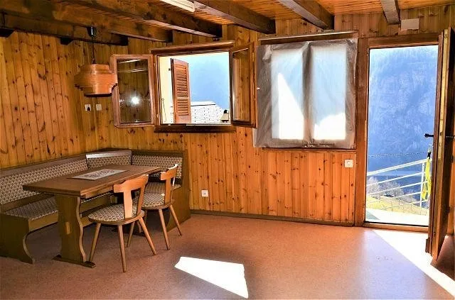 3-Zimmer-Dorfhaus an sehr ruhiger, sonniger Aussichtslage / Casa di...