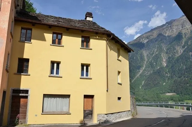 Casa a schiera di 3 1/2 loc. con grande giardino, terrazza e posto ...