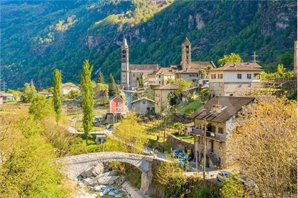 Palazzina con reddito molto interessante in vendita a Giornico