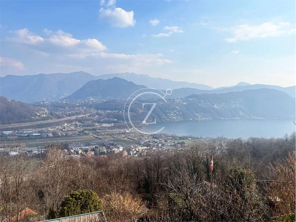 Terreno panoramico a Vernate con licenza edilizia