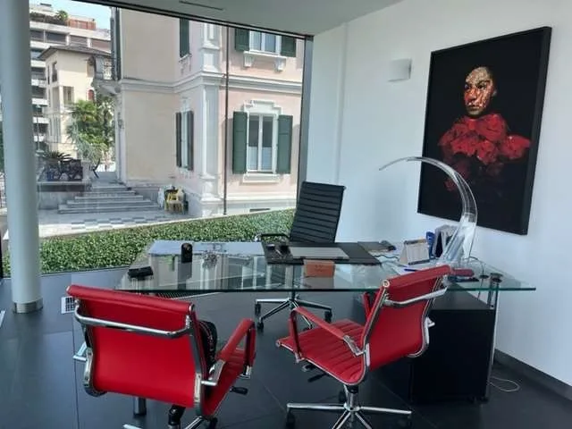Moderno ufficio nel cuore di Paradiso