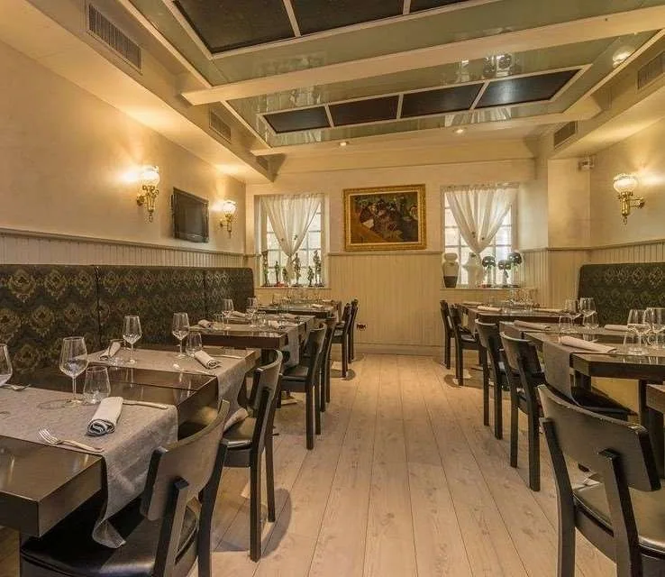 Ampio ristorante in vendita a due passi dal lago
