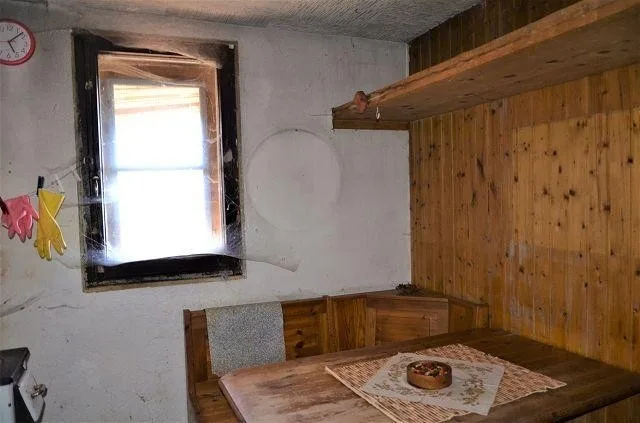 Rustico da ristrutturare con grande terreno terrazzato / Rustico zu...