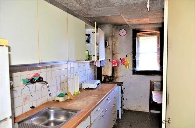 Rustico da ristrutturare con grande terreno terrazzato / Rustico zu...