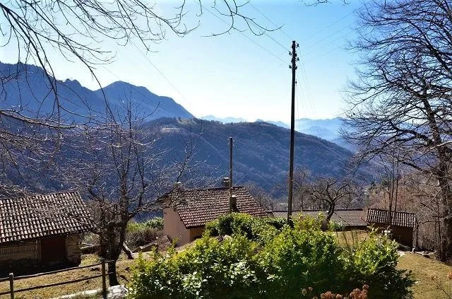 Rustico da ristrutturare con grande terreno terrazzato / Rustico zu... – Foto 12 von 25