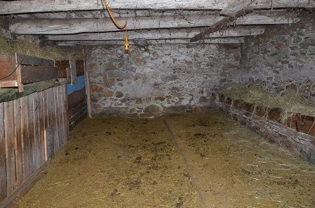 Grande rproprietà rustica da ristrutturare con giardino / grosse Li...
