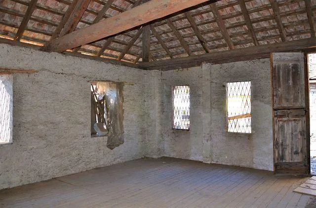 Grande rproprietà rustica da ristrutturare con giardino / grosse Li...