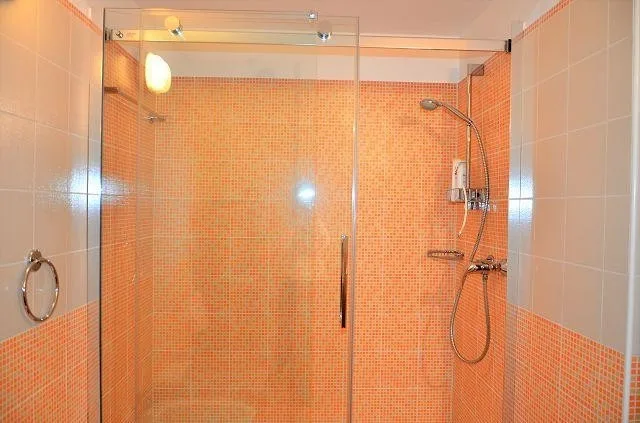 Luminoso appartamento 3,5 loc. con giardino e garage / helle 3 1/2-... – Foto 14 von 30
