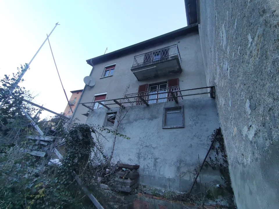 Casa su 4 livelli con giardino / 4-geschossiges Haus mit Garten