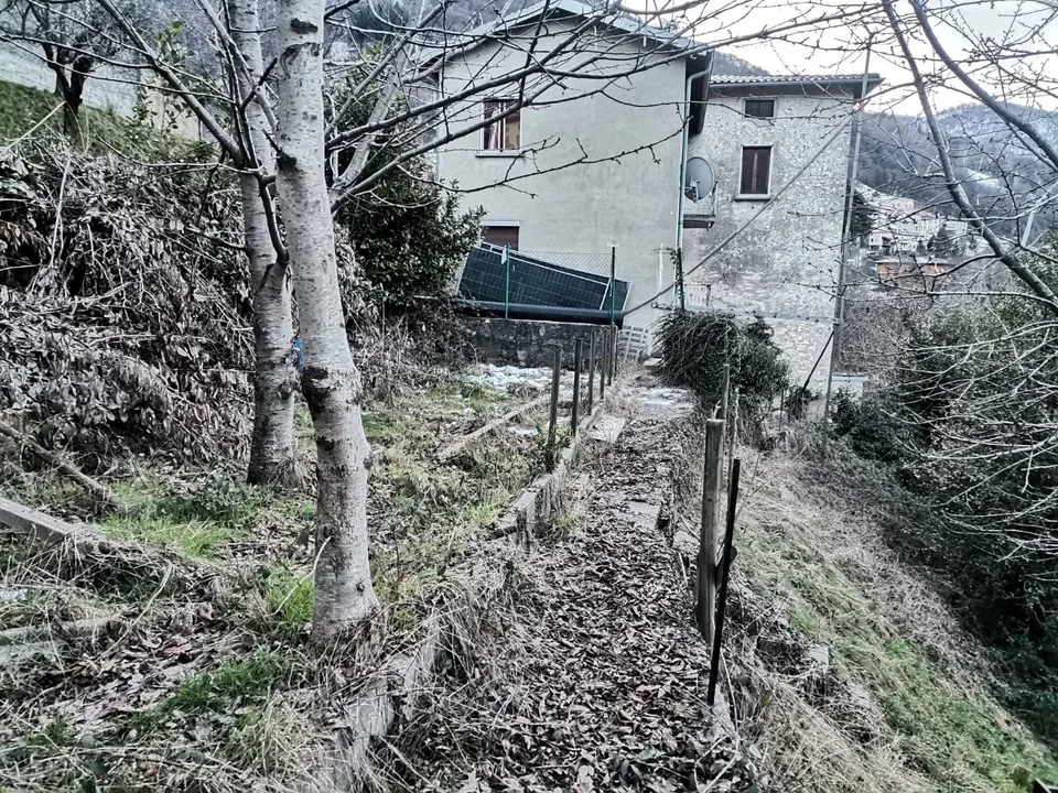 Casa su 4 livelli con giardino / 4-geschossiges Haus mit Garten