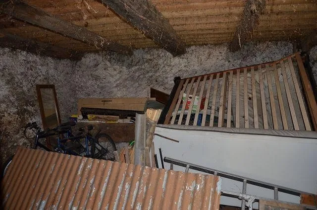 Grande rustico nel nucleo da ristrutturare / grosses Rustico im Dor...