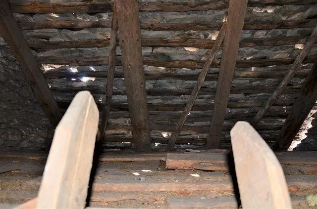 Grande rustico nel nucleo da ristrutturare / grosses Rustico im Dor... – Foto 9 von 20