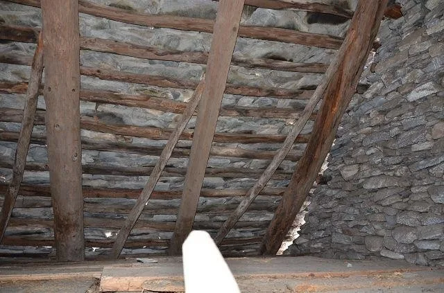 Grande rustico nel nucleo da ristrutturare / grosses Rustico im Dor... – Foto 8 von 20