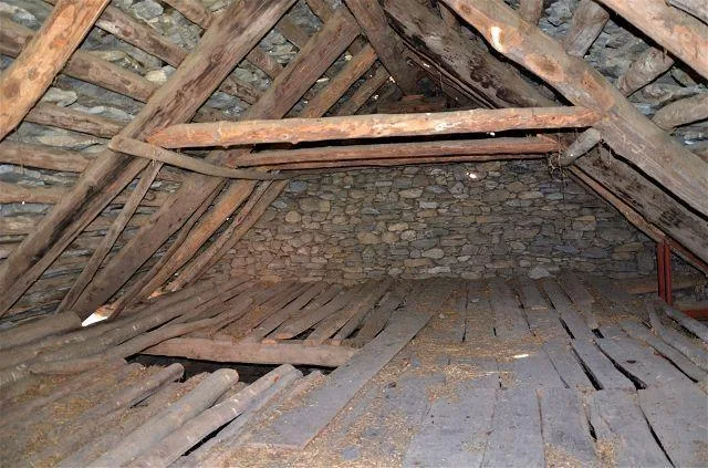 Rustico da rinnovare con piccolo terreno