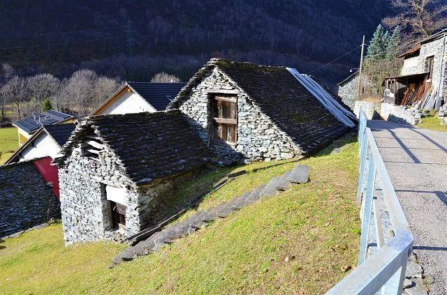 Rustico da rinnovare con piccolo terreno – Foto 12 von 19