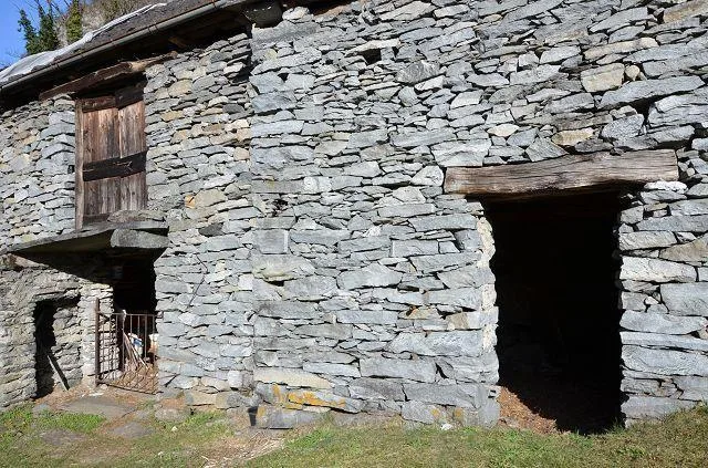 Rustico da rinnovare con piccolo terreno – Foto 14 von 19