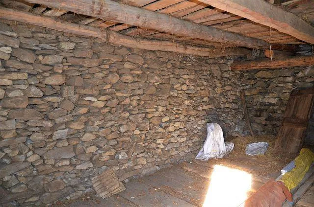 Rustico da rinnovare con piccolo terreno – Foto 6 von 19