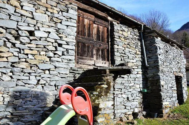 Rustico da rinnovare con piccolo terreno – Foto 13 von 19