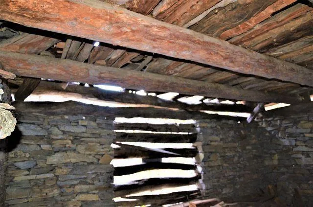 Rustico di 2 piani da ristrutturare con grande terreno / 2 geschoss... – Foto 13 von 28