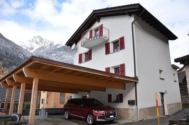 Casa unifamiliare di 5,5 loc. poszione molto soleggiata e tranquilla