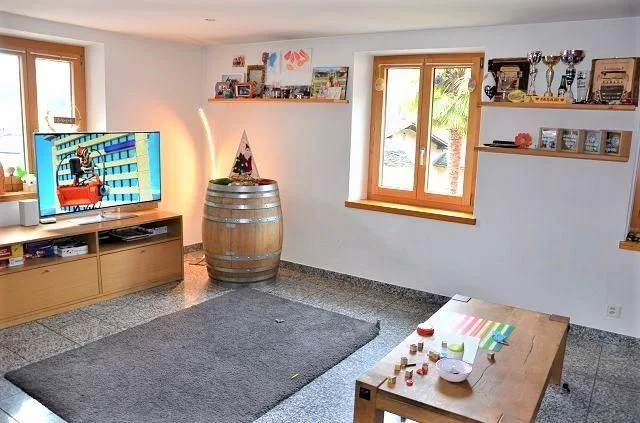 Casa unifamiliare di 5,5 loc. poszione molto soleggiata e tranquilla