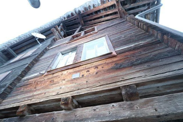 4-Zimmer-Tessinerdorfhaushälfte zum Ausbauen / casa ticinese parte ...