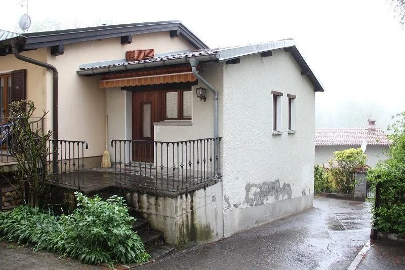 2-Zimmer-Haus mit kleiner Terrasse / casa di 2 locali con terrazza