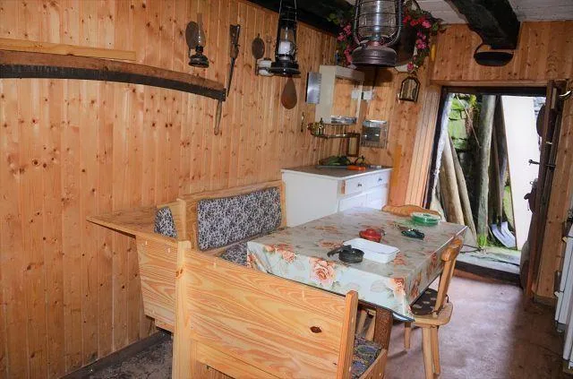 Rustico zum Ausbauen mit grossem Garten an sehr sonniger, ruhiger A...