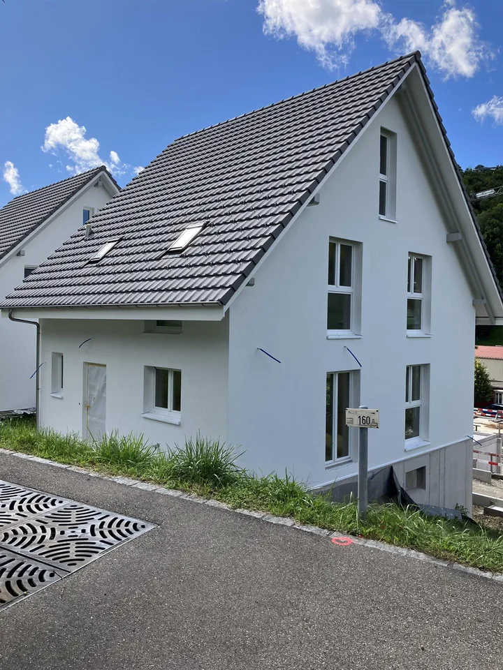 Zu Verkaufen 4  Einfamilienhäuser freistehend  in Läufelfingen