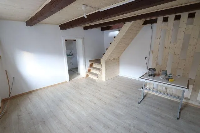 4-Zimmer-Haus mit Garten und Rustico zum Ausbauen /   Casa di 4 loc...