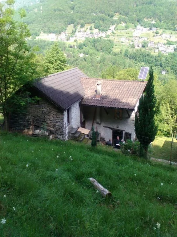 3 1/2- Zimmer-Rustico mit grossem Umschwung /  Rustico di 3 1/2 loc...