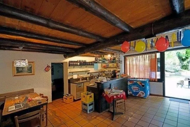Grotto mit 3 Zimmern / Grotto con 3 camere