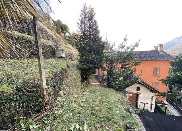 Terreno edificabile di 1000m2 in posizione molto centrale /  Baulan...