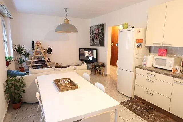 appartamento di 3 1/2 locali nel quarto piano / 3 1/2-Zimmer-Wohnun...