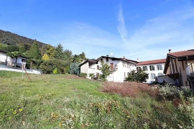 Bauland von 751 m2 mit bewilligtem Bauprojekt für zwei Häuser / ter...