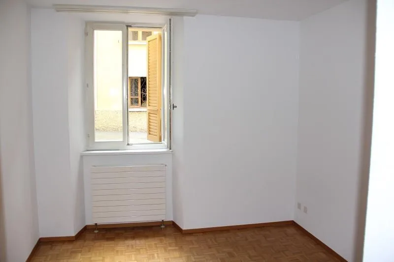 3 1/2-Zimmer-Wohnung im Erdgeschoss / appartamento di 3 1/2 locali ...