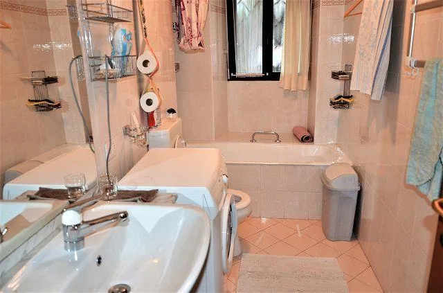 Casa bifamiliare in Italia con grande giardino / 2-Familienhaus in ... – Foto 13 von 30