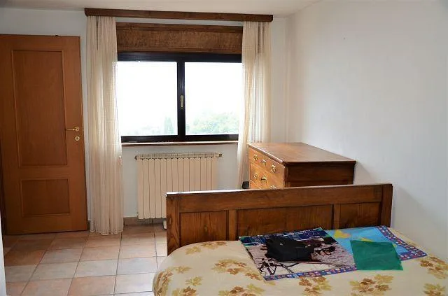 Casa bifamiliare in Italia con grande giardino / 2-Familienhaus in ... – Foto 12 von 30