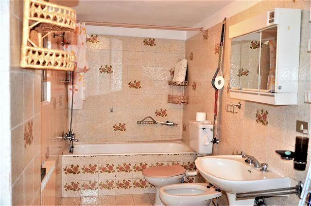 Casa bifamiliare in Italia con grande giardino / 2-Familienhaus in ... – Foto 25 von 30