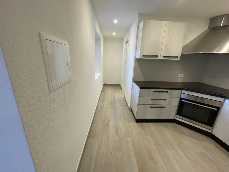 Zweifamilienhaus mit zwei Studios mit zwei Parkplätzen in strategis... – Foto 6 von 14