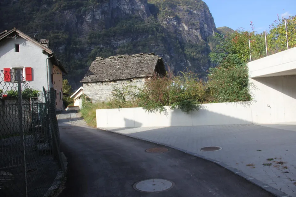 Dorfrustico zum Ausbauen mit kleinem Garten mit zwei Bauprojekten ... – Foto 16 von 26