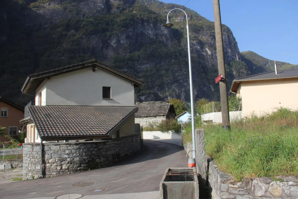 Dorfrustico zum Ausbauen mit kleinem Garten mit zwei Bauprojekten ... – Foto 15 von 26