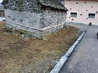 Dorfrustico zum Ausbauen mit kleinem Garten mit zwei Bauprojekten ... – Foto 10 von 26
