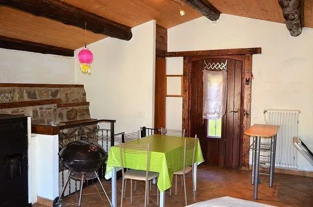 Bel rustico di 2 1/2 locali nel nucleo con giardino e pergola / sch...