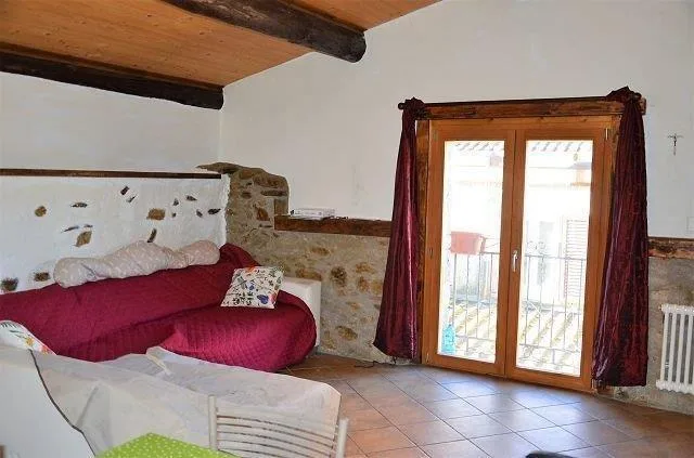 Bel rustico di 2 1/2 locali nel nucleo con giardino e pergola / sch...