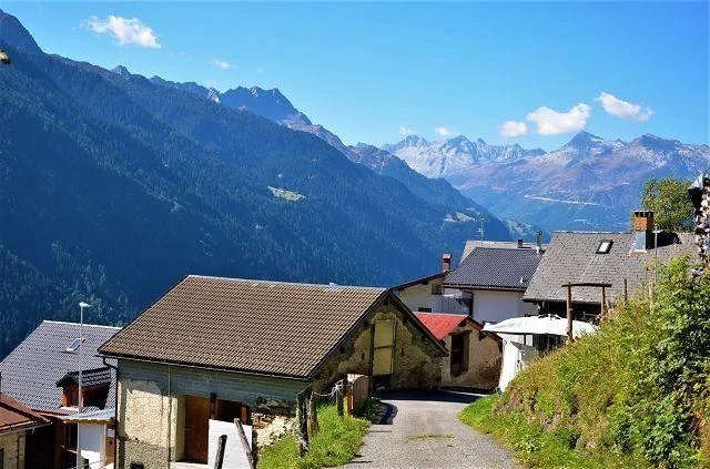 Bel rustico di 2 piani parzialmente ristrutturato con grande terren... – Foto 26 von 28