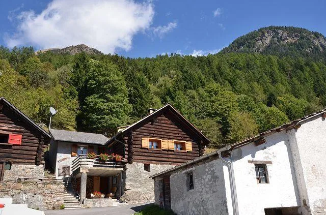 Bel rustico di 2 piani parzialmente ristrutturato con grande terren... – Foto 28 von 28