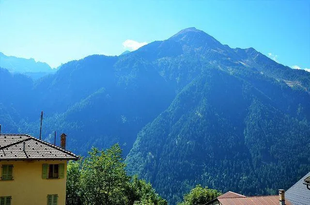 Bel rustico di 2 piani parzialmente ristrutturato con grande terren... – Foto 18 von 28