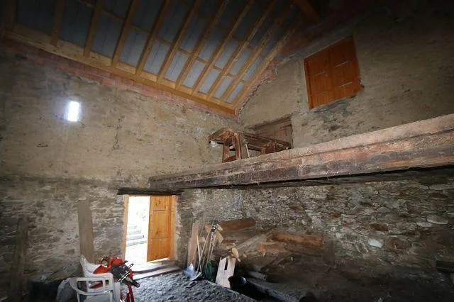 Bel rustico di 2 piani parzialmente ristrutturato con grande terren... – Foto 7 von 28